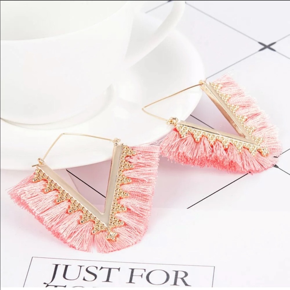 !!NEW!! Blush & gold tassel fringe earrings!! 🤩